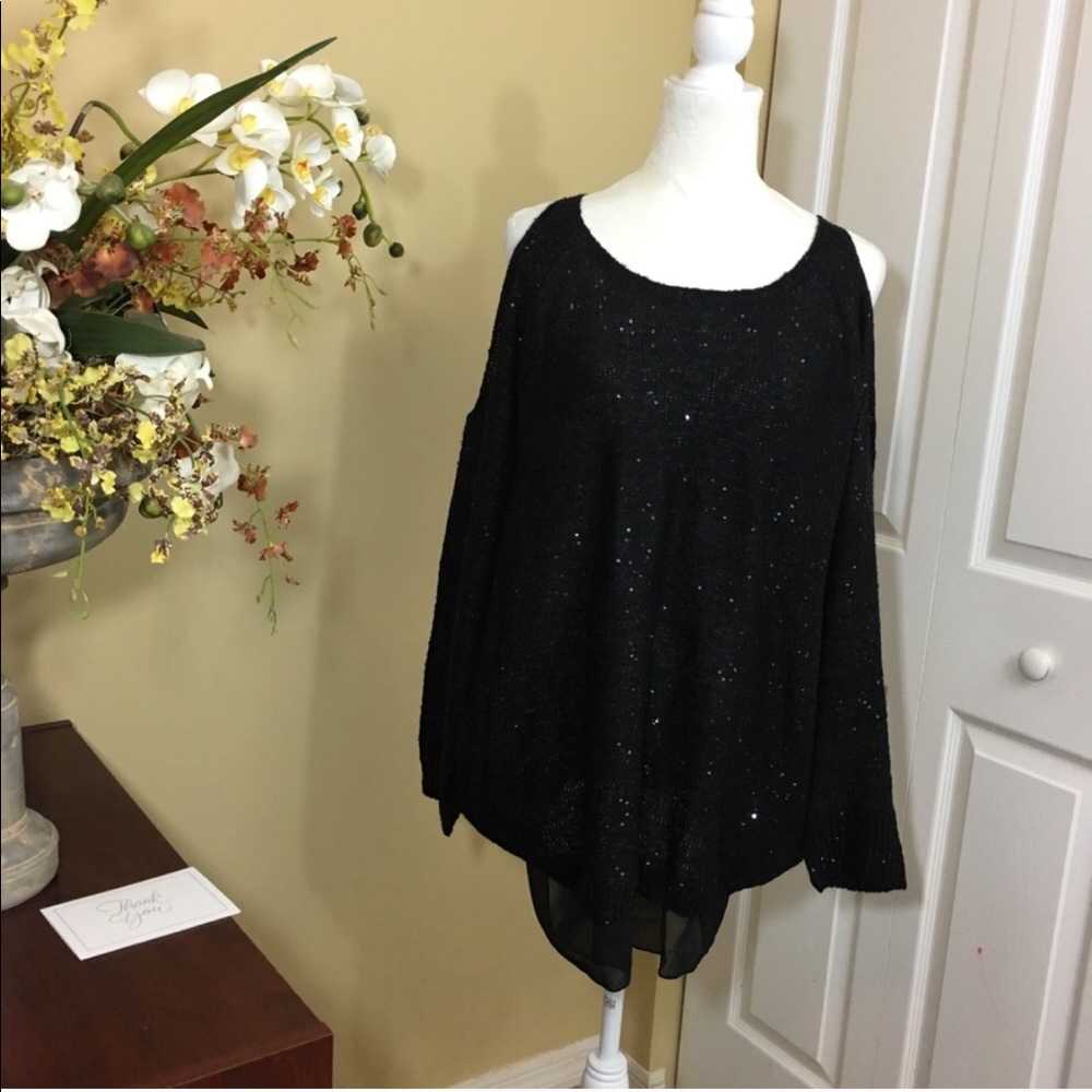 JESSICA SIMPSON LONG SLEEVE SHOULDER CUT OUT TOP, BLACK,‎ SIZE 1X (NWT) - Picture 5 of 5
